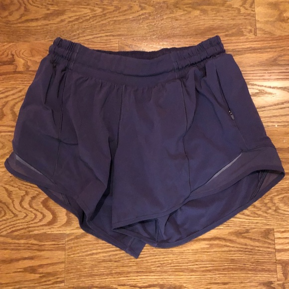 lululemon athletica Pants - Lululemon Hotty Hot Short Size 6